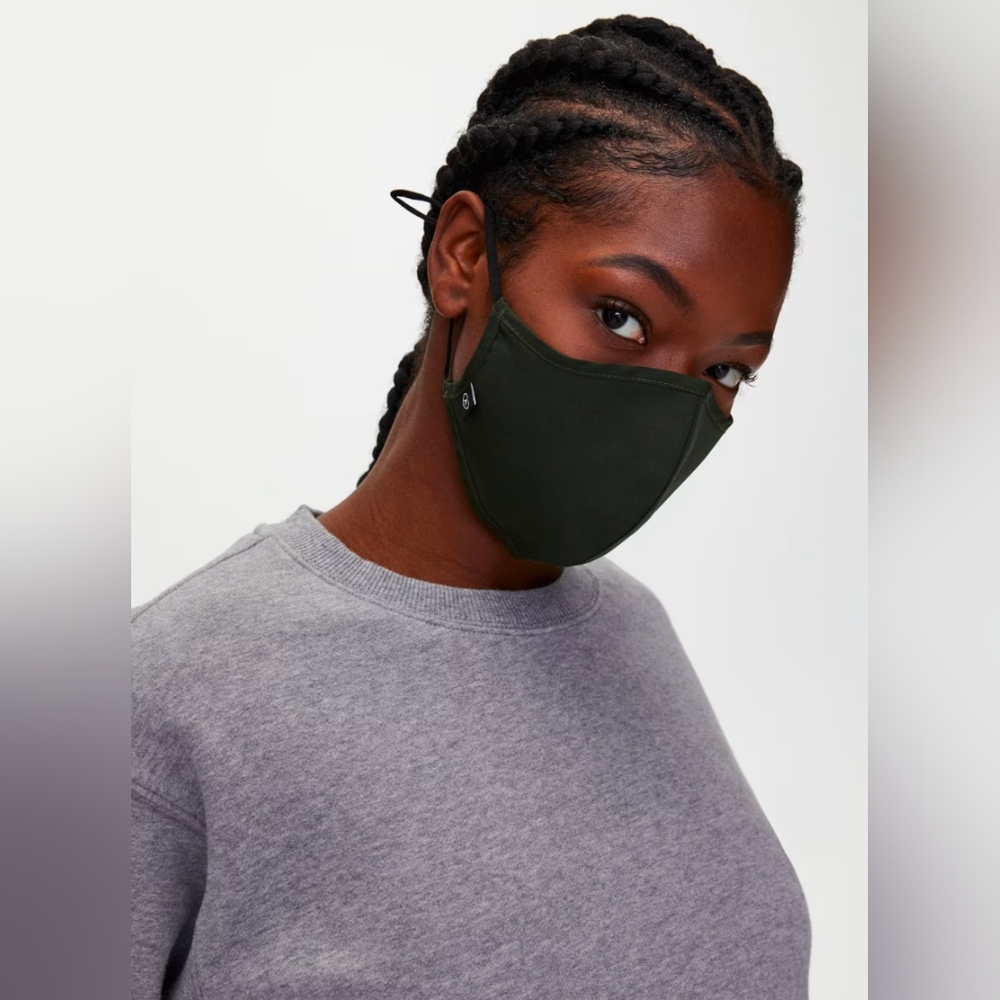 NWT - Aritzia - Sculpted Cotton Face Mask $5 OR free with Aritzia purcha…